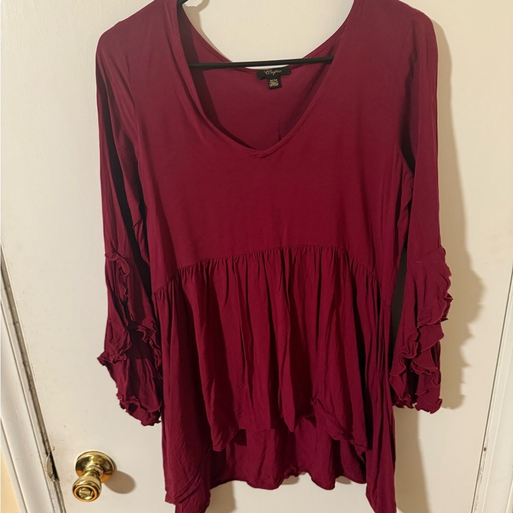 Maroon medium flowy top